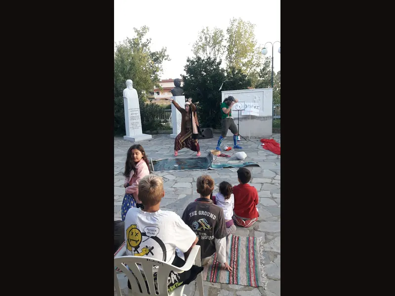 Εικόνα από τις Παραμυθομαχίες.